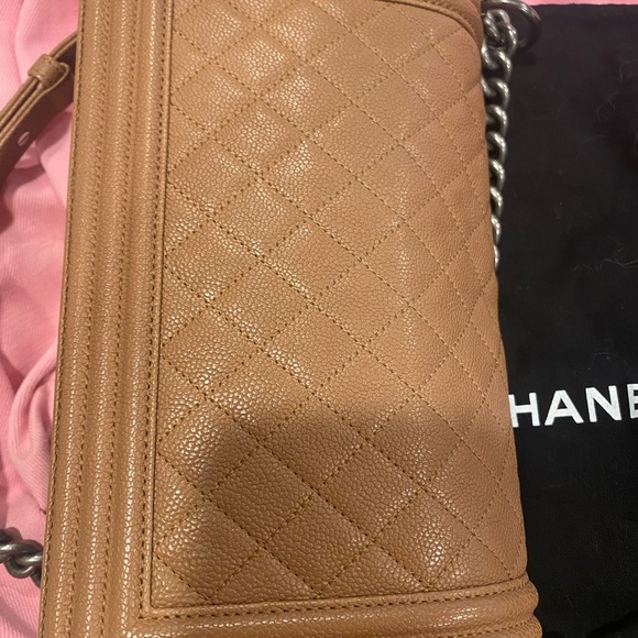 Chanel caviar leather Boy Bag in Camel color - Picture 10 of 16
